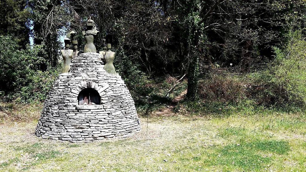 Il Giardino Di Daniel Spoerri Guest House Seggiano Italy